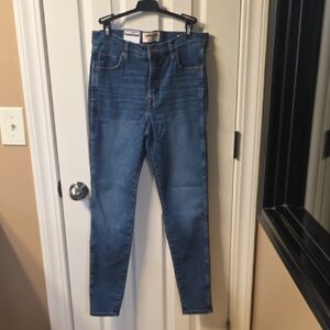 Kirkland Signature Women's Classic Blue Skinny Jeans